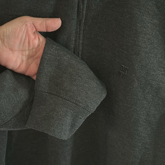 DKNY Charcoal Gray Sweatshirt sz M - Picture 7 of 16